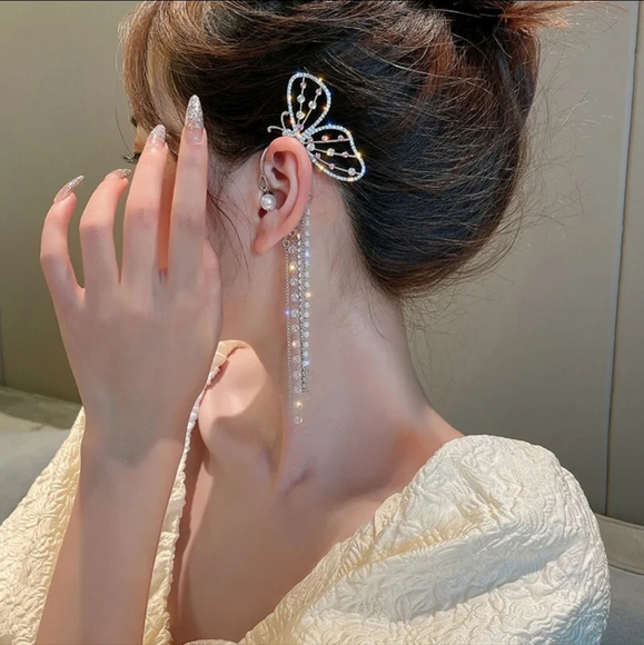 🦋 Silver Plated Butterfly Crystal Pearl Tassel Ear Clip Cuff (Left Ear) - Picture 2 of 6